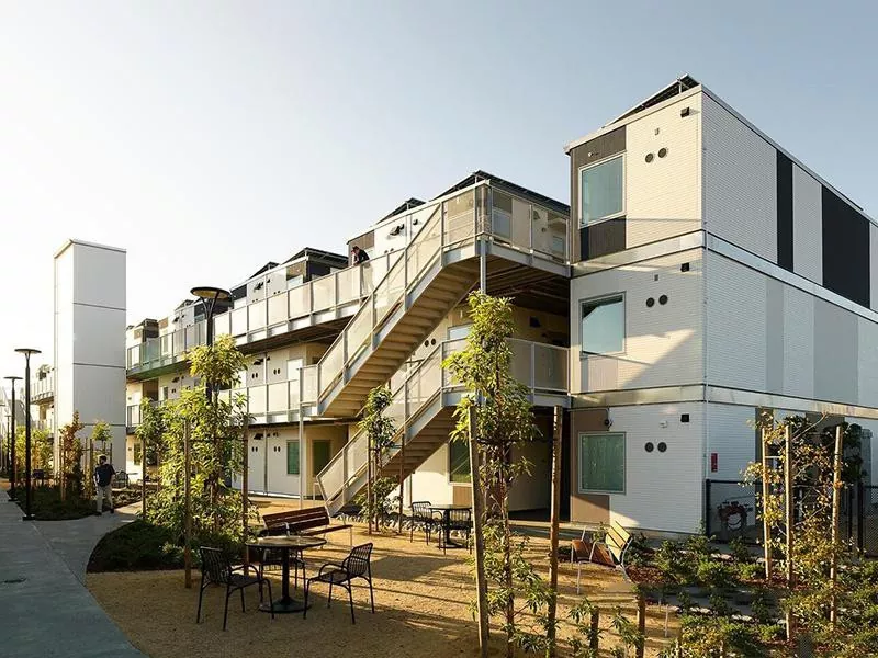 Firwat sinn Containerhaiser e Smart Move fir modernt Wunnen?