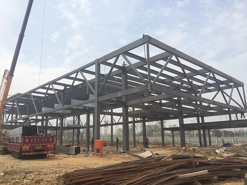 Metal Warehouse Gebai