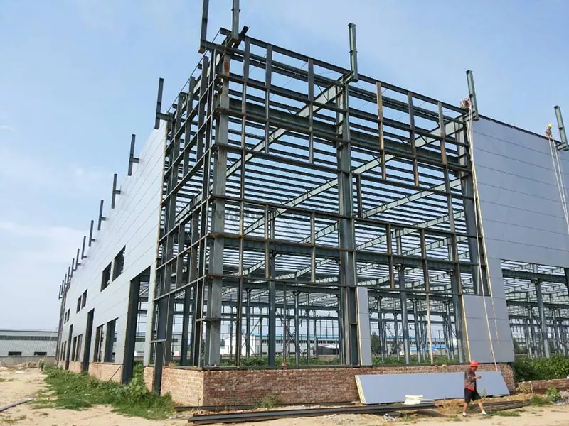 Praktesch a schéine Metal Warehouse Gebai